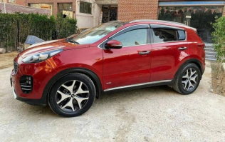 Kia Sportage 2017 Red Automatic Used for Sale in Cairo