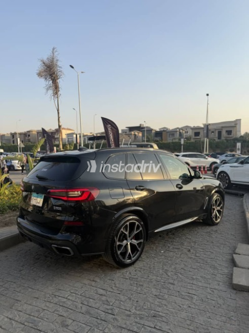 بي ام دبليو X5 M 2020 أسود أوتوماتيك مستعملة للبيع في القاهرة - 8