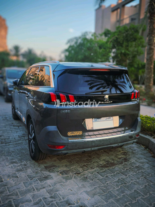 Peugeot 5008 2020 Dark Gray Automatic Used for Sale in Cairo - 2