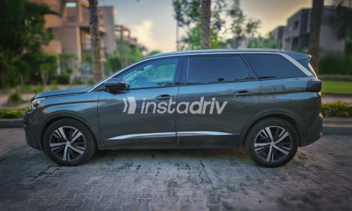 Peugeot 5008 2020 Dark Gray Automatic Used for Sale in Cairo - 4