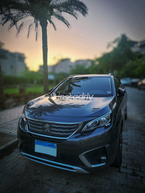 Peugeot 5008 2020 Dark Gray Automatic Used for Sale in Cairo - 6