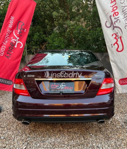 مرسيدس C 300 2008 أحمر غامق أوتوماتيك مستعملة للبيع في مصر الجديدة - 7
