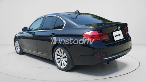 بي ام دبليو 318 2019 أسود أوتوماتيك مستعملة للبيع في القاهرة - 7
