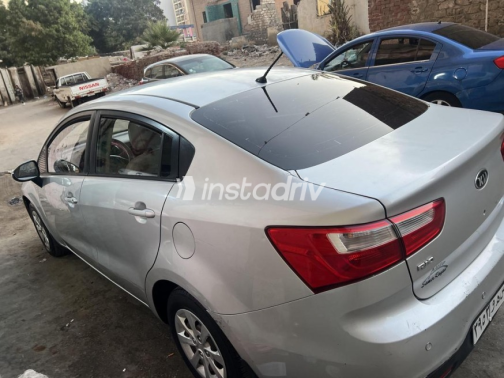 كيا ريو 2014 فضي أوتوماتيك مستعملة للبيع في الإسكندرية - 2