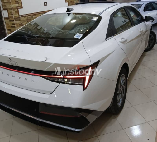 Hyundai Elantra 2025 White Automatic New for Sale in Cairo - 2