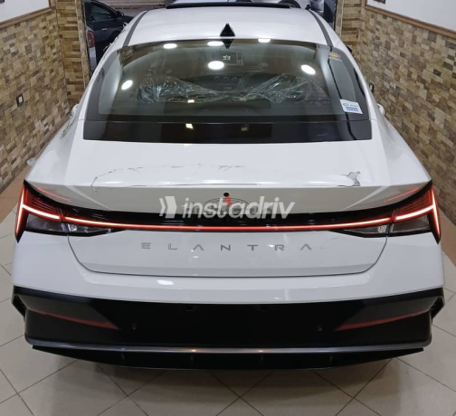 Hyundai Elantra 2025 White Automatic New for Sale in Cairo - 5