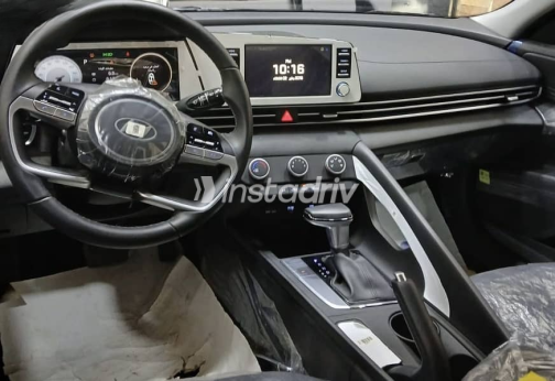 Hyundai Elantra 2025 White Automatic New for Sale in Cairo - 9