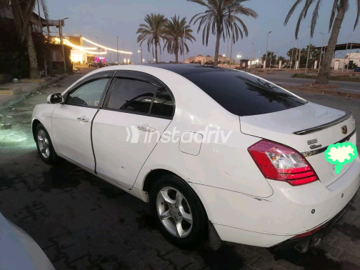 جيلي امجراند 7 2015 أبيض يدوي مستعملة للبيع في القاهرة - 3