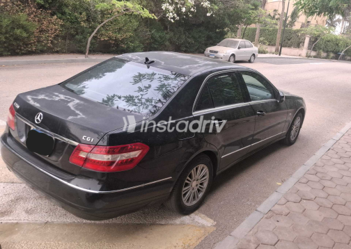 مرسيدس E 250 2011 أسود أوتوماتيك مستعملة للبيع في الجيزة - 1
