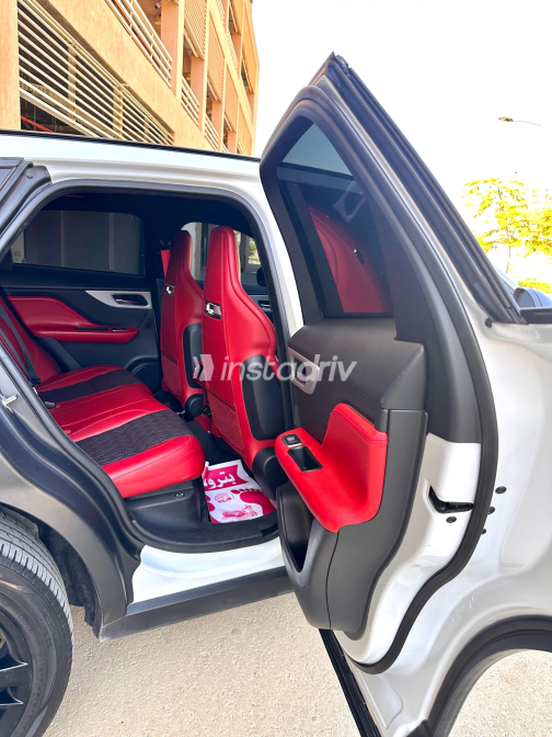 Jaguar F-Pace 2018 White Automatic Used for Sale in Cairo - 7