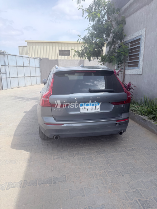 Volvo XC60 2019 Gray Automatic Used for Sale in Qalyubia - 1