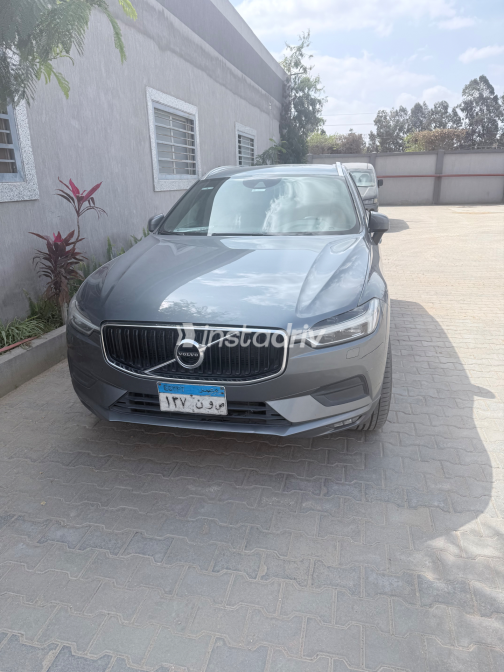Volvo XC60 2019 Gray Automatic Used for Sale in Qalyubia - 2