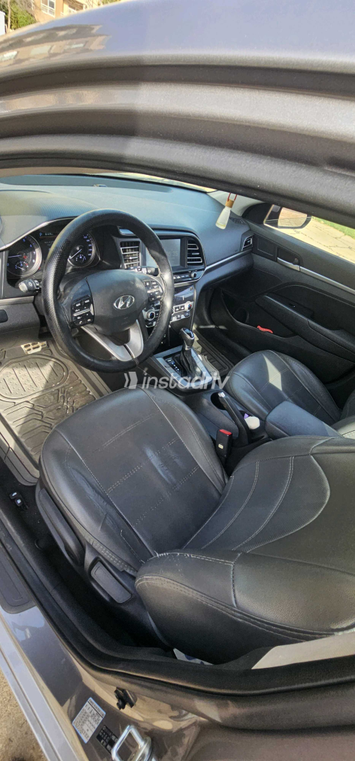 Hyundai Elantra AD 2020 Gray Automatic Used for Sale in Madinaty - 3