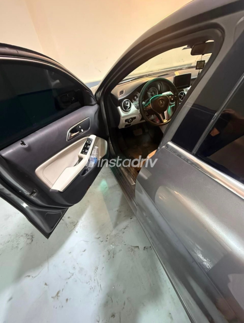 Mercedes A 200 2013 Gray Automatic Used for Sale in Greater Cairo ( Cairo + Giza) - 5