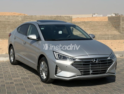 Hyundai Elantra 2025 Silver Automatic Used for Sale in Nasr city - 1