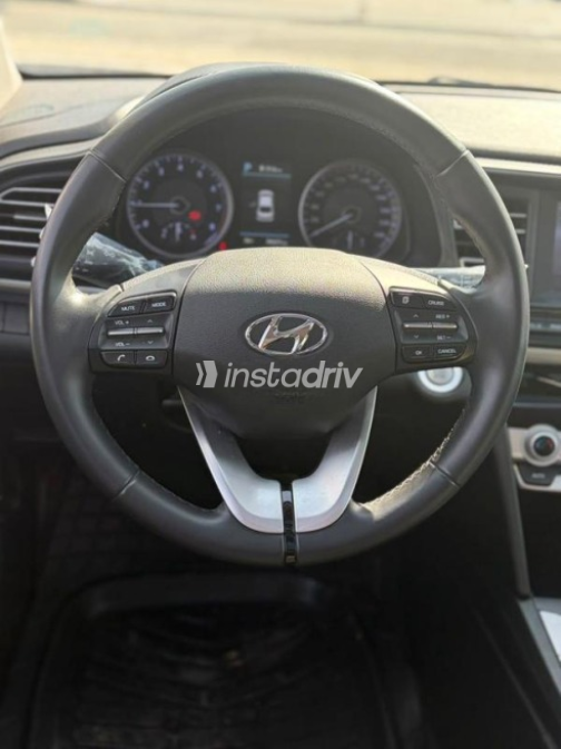Hyundai Elantra 2025 Silver Automatic Used for Sale in Nasr city - 3