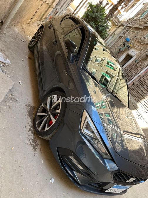 سيات ليون 2022 رمادي أوتوماتيك مستعملة للبيع في طنطا - 3