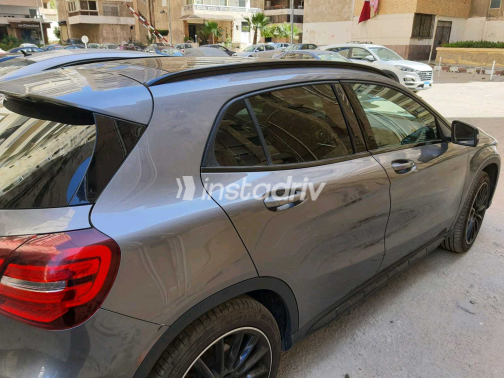 مرسيدس GLA 200 2020 رمادي أوتوماتيك مستعملة للبيع في الجيزة - 2