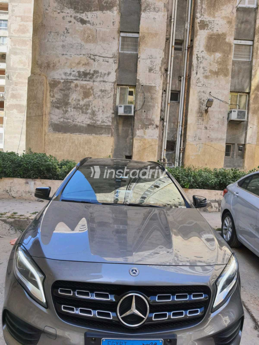 مرسيدس GLA 200 2020 رمادي أوتوماتيك مستعملة للبيع في الجيزة - 6