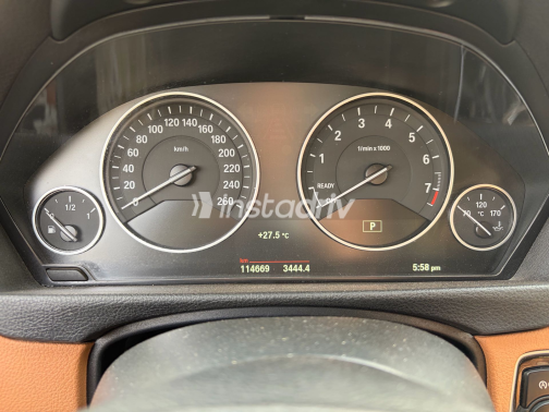 بي ام دبليو 318 2019 رمادي أوتوماتيك مستعملة للبيع في القاهرة - 1