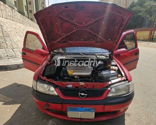 Opel Vectra 1998 Red Manual Used for Sale in Cairo - 1