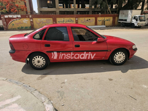 Opel Vectra 1998 Red Manual Used for Sale in Cairo - 9