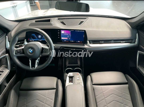 بي ام دبليو X1 2025 أبيض أوتوماتيك مستعملة للبيع في القاهرة - 5