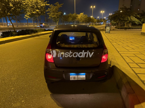 هيونداي I10 2016 رمادي أوتوماتيك مستعملة للبيع في مدينتى - 2