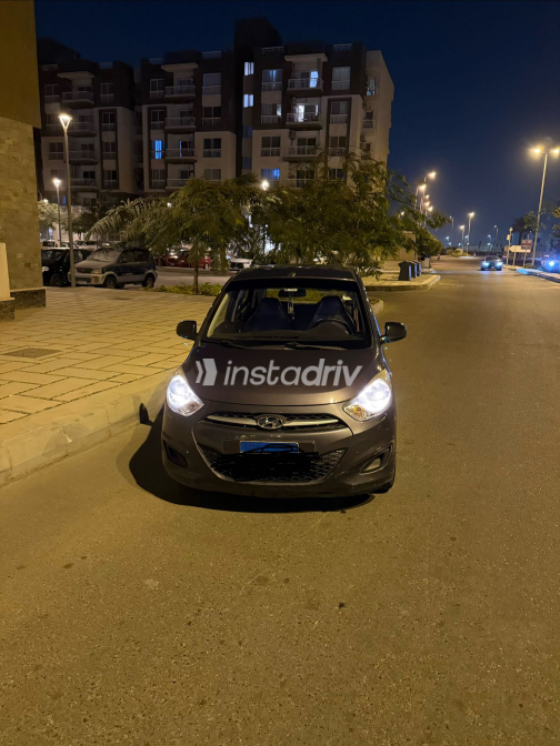 هيونداي I10 2016 رمادي أوتوماتيك مستعملة للبيع في مدينتى - 3