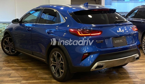 Kia Xceed 2022 Dark Blue Automatic Used for Sale in Heliopolis - 3