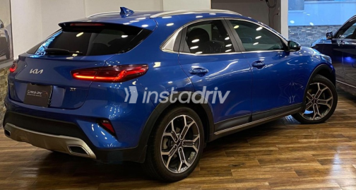 Kia Xceed 2022 Dark Blue Automatic Used for Sale in Heliopolis - 4