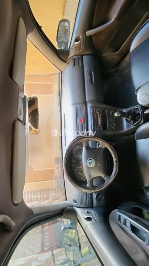Skoda Octavia A4 2009 Petroleum Manual Used for Sale in Asyut - 4