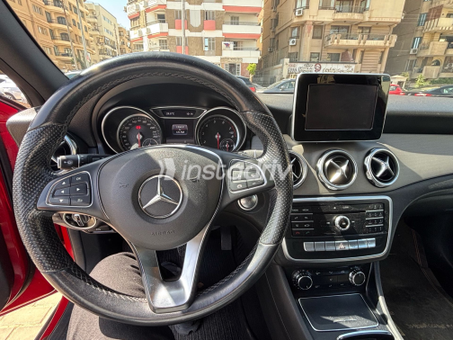 مرسيدس GLA 200 2019 أحمر أوتوماتيك مستعملة للبيع في شيراتون - 1