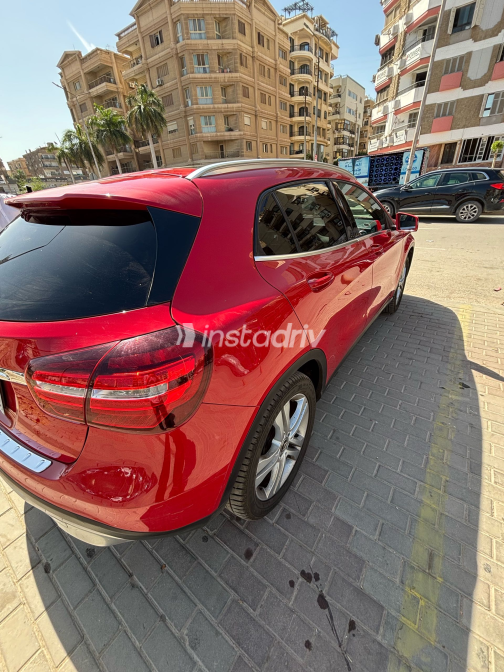 مرسيدس GLA 200 2019 أحمر أوتوماتيك مستعملة للبيع في شيراتون - 2