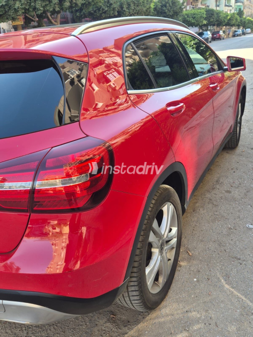 مرسيدس GLA 200 2019 أحمر أوتوماتيك مستعملة للبيع في شيراتون - 5