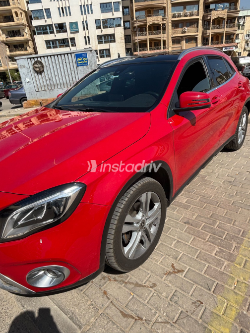 مرسيدس GLA 200 2019 أحمر أوتوماتيك مستعملة للبيع في شيراتون - 8