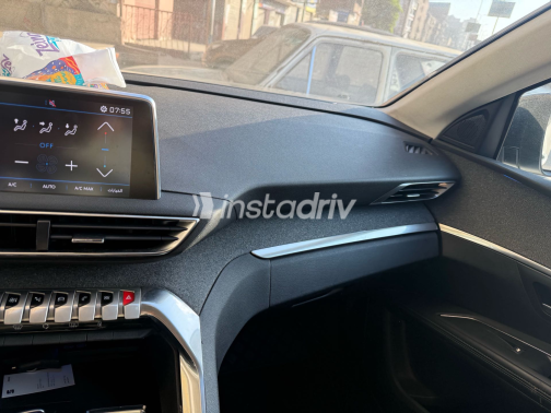 Peugeot 5008 2022 White Automatic Used for Sale in Cairo - 6