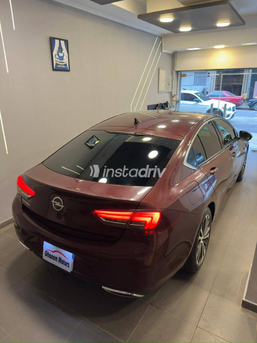 Opel Insignia 2020 White Automatic Used for Sale in Giza - 4
