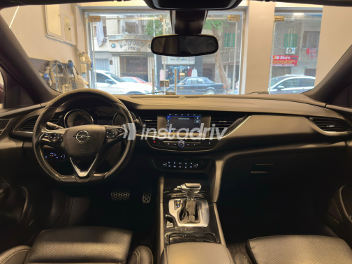 Opel Insignia 2020 White Automatic Used for Sale in Giza - 7
