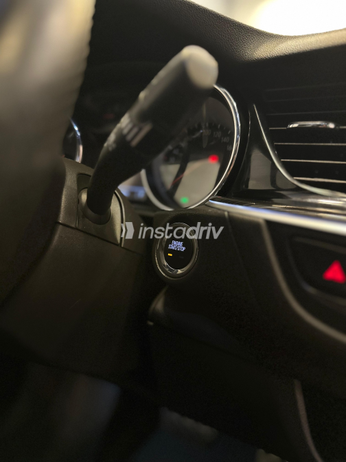 Opel Insignia 2020 White Automatic Used for Sale in Giza - 9