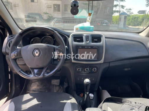 Renault Sandero Step Way 2016 Black Automatic Used for Sale in El Haram - 4