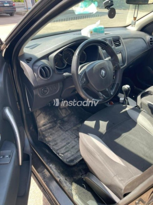 Renault Sandero Step Way 2016 Black Automatic Used for Sale in El Haram - 6