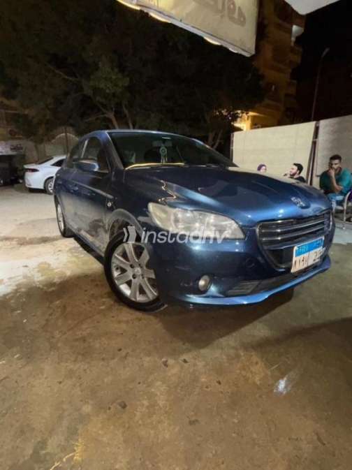 بيجو 301 2015 سماوي أوتوماتيك مستعملة للبيع في حدائق الاهرام - 2