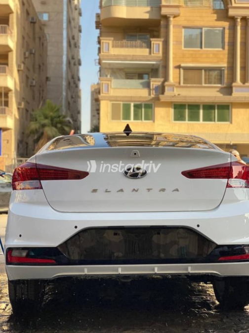 هيونداي إلنترا 2026 أبيض أوتوماتيك جديدة للبيع في مصر الجديدة - 4