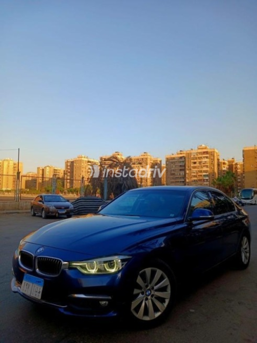 بي ام دبليو 318 2019 أزرق غامق أوتوماتيك مستعملة للبيع في مصر الجديدة - 1