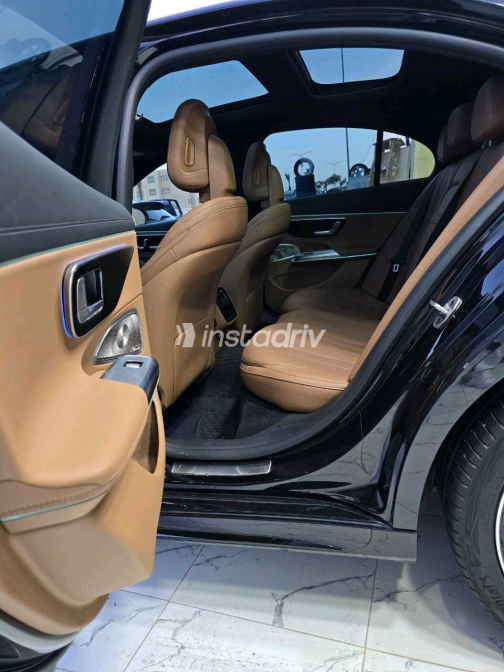 Mercedes E 200 2025 Black Automatic Used for Sale in Giza - 3