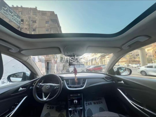 Opel Grandland 2019 White Automatic Used for Sale in Nasr city - 8