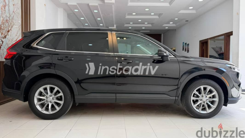 هوندا CRV 2023 أسود أوتوماتيك مستعملة للبيع في القاهرة - 4