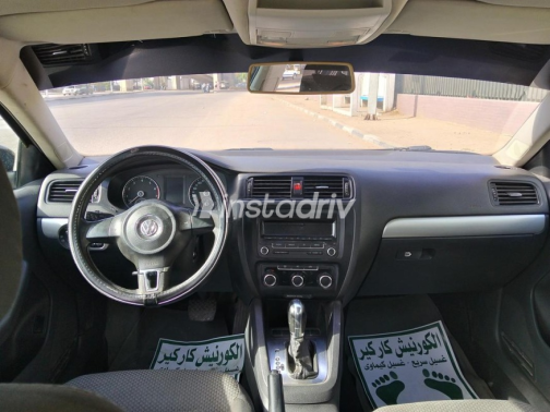 Volkswagen Jetta 2012 Black Automatic Used for Sale in Cairo - 5