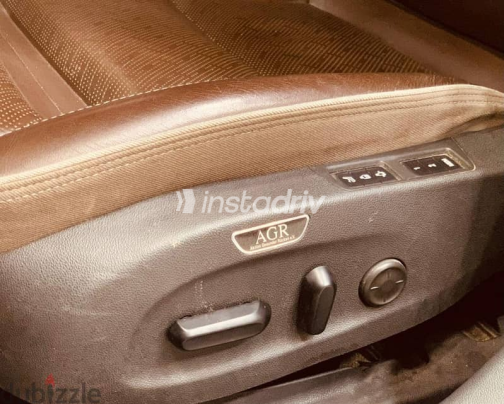 Opel Insignia 2019 Black Automatic Used for Sale in Alexandria - 4